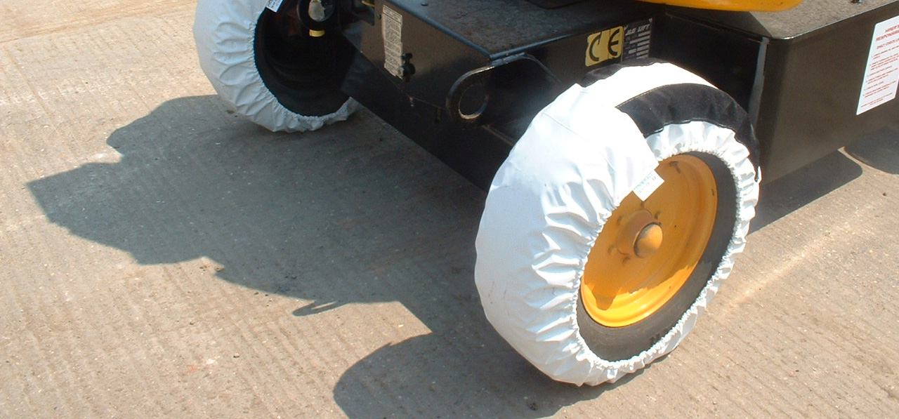 Wheel covers for heavy vehicles
